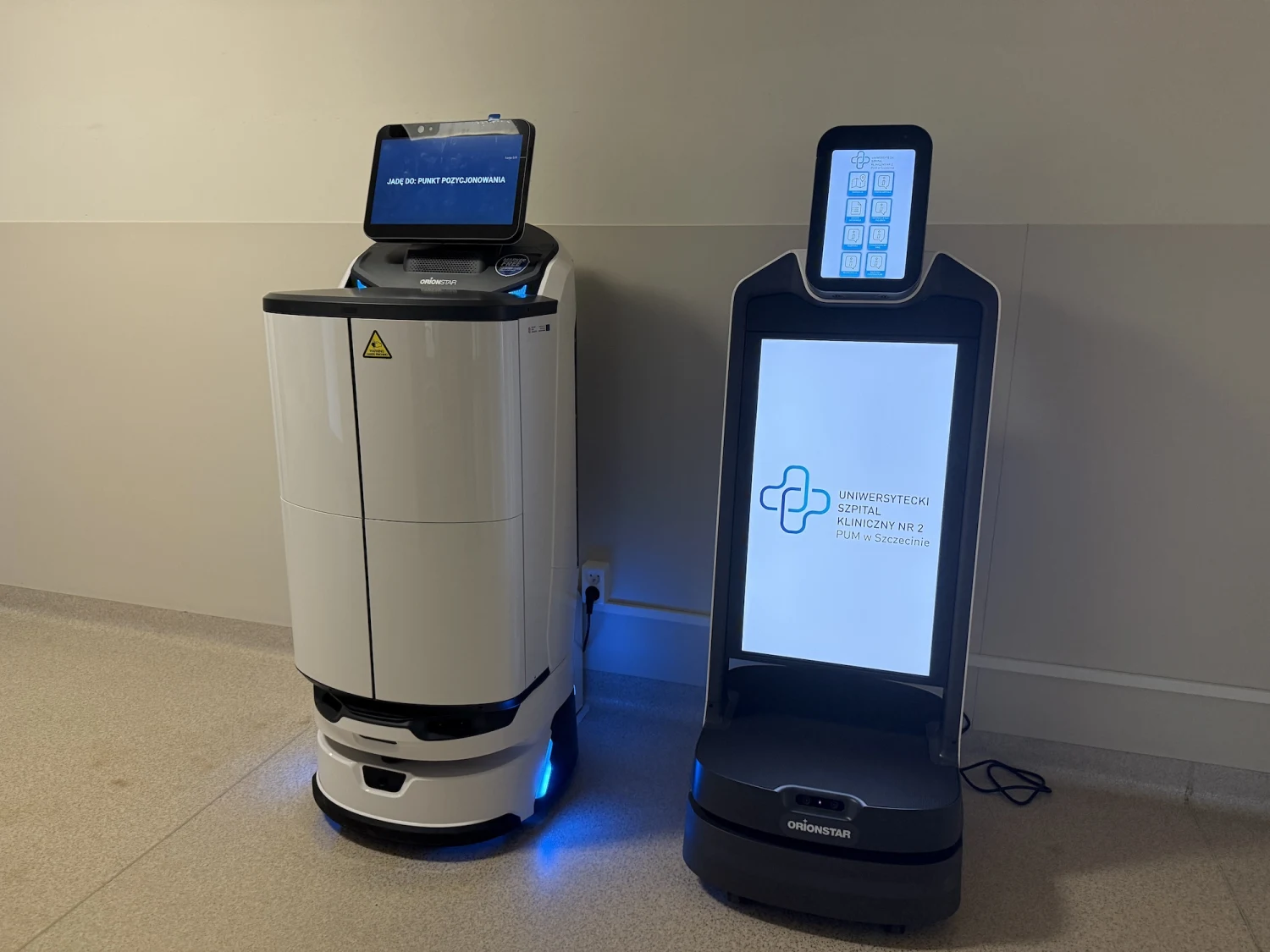 Roboty pielęgniarskie rozpoczęły pracę w szpitalu na Pomorzanach. Będą pomagać w opiece nad pacjentami