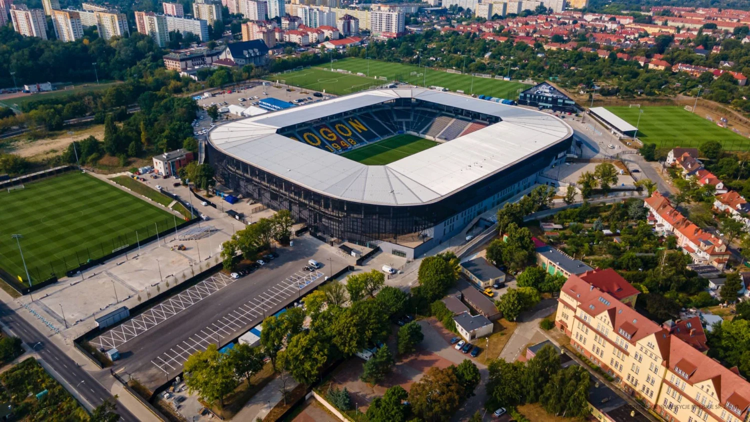 Miasto Szczecin wraca do poszukiwań sponsora tytularnego. Lipiński: “Nie sprzedaje się nazwy stadionu za grosze”