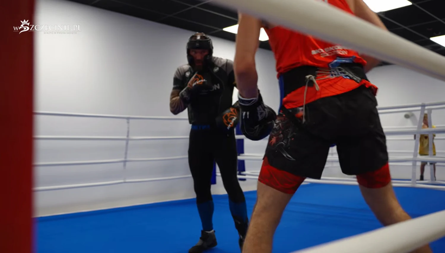 Tak niepokonany Mateusz Bereźnicki przygotowuje się w Szczecinie do kolejnej walki. Wspiera go legenda MMA Michał Materla
