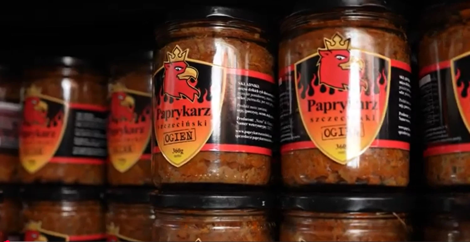Produkują prawdziwy Paprykarz Szczeciński. „30 tysięcy słoików miesięcznie. Zamówienia są z całego świata”